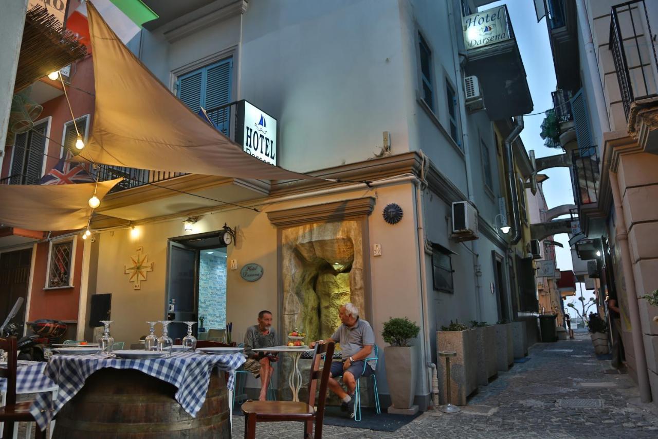 פוזולי Hotel Darsena מראה חיצוני תמונה