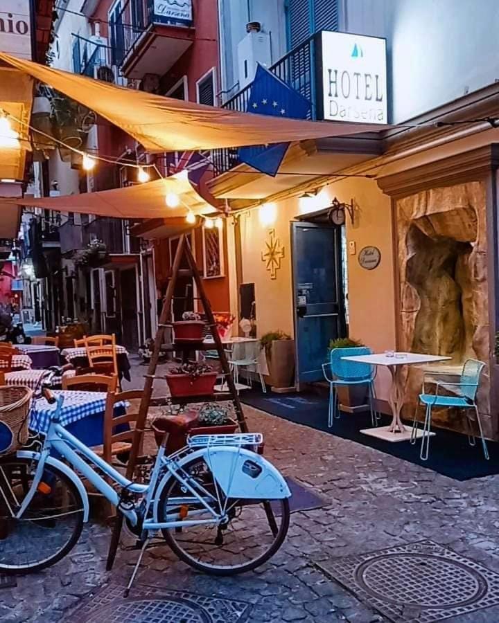 פוזולי Hotel Darsena מראה חיצוני תמונה
